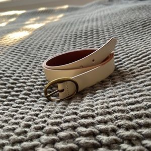 Gap cream cow leather belt worn once